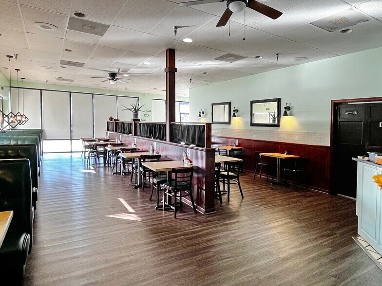 More Photos Of 32 N Dupont Hwy, Selbyville Unknown For Lease