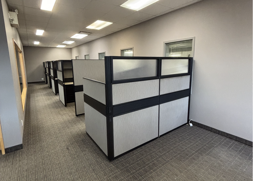 More Photos Of 4940 102 Av SE, Calgary Warehouse For Lease