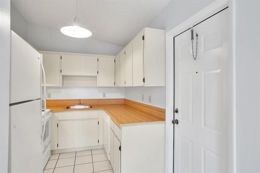 More Photos Of 5907 Tyler St, Hollywood Apartments For Sale