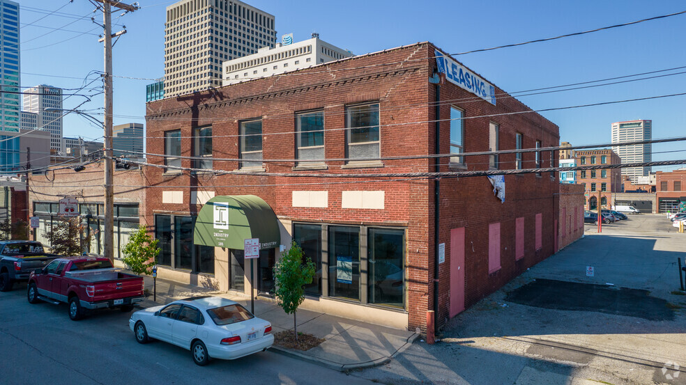 Primary Photo Of 165 N 5th St, Columbus Restaurant For Lease