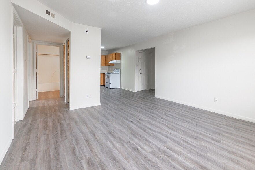 More Photos Of 703 Blue Sky Dr, Maryville Apartments For Sale