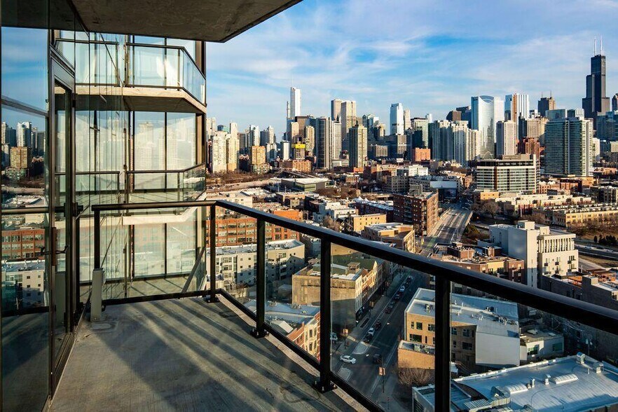 More Photos Of 730 N Milwaukee Ave, Chicago Apartments For Lease