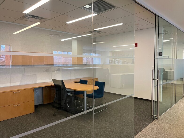 More Photos Of 550 Essjay Rd, Williamsville Loft Creative Space For Lease