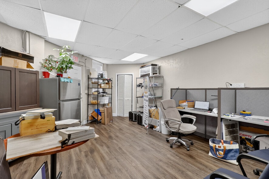 More Photos Of 119 Main St, Auburndale Storefront Retail Office For Sale