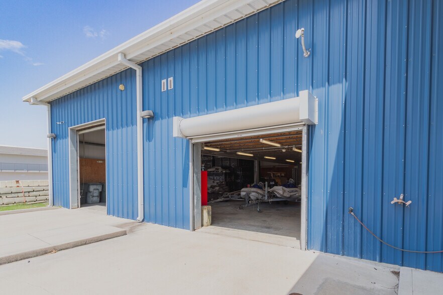 More Photos Of 7509 Broadway St, Galveston Lodge Meeting Hall For Sale