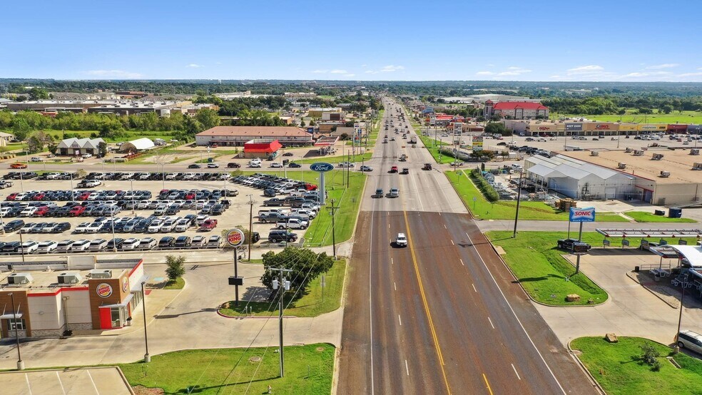 More Photos Of 3011 W Washington St, Stephenville Fast Food For Lease