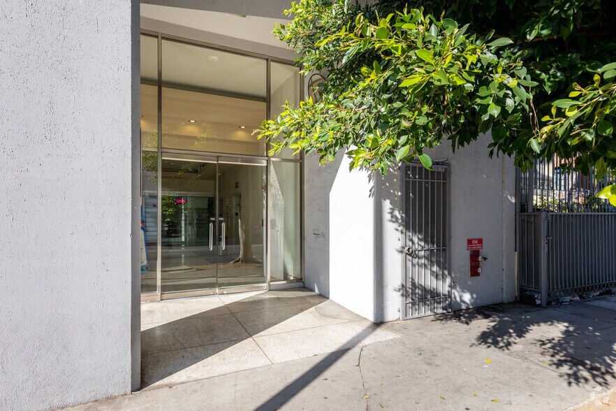 More Photos Of 621 S Virgil Ave, Los Angeles Office For Lease