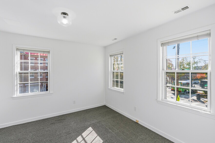 More Photos Of 801-809 Franklin St, Alexandria Loft Creative Space For Lease