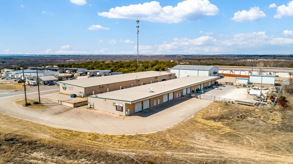 More Photos Of 125 M and M Ranch Rd, Granbury Warehouse For Lease