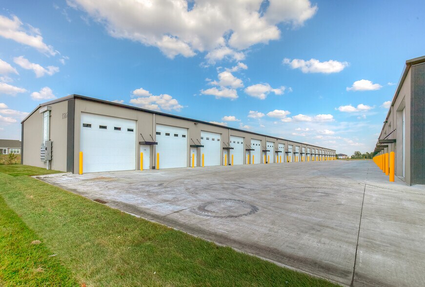 More Photos Of 1575 NW Gettysburg Ln, Waukee Flex For Sale