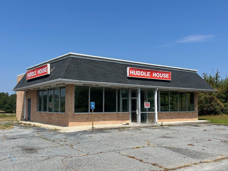 Primary Photo Of 100 Highway 243, Gordon General Retail For Sale