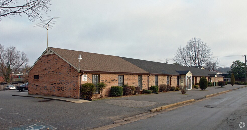 More Photos Of 510 S Sycamore St, Petersburg Medical For Lease
