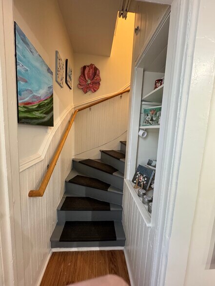 More Photos Of 168 13th Ave NE, Minneapolis Storefront Retail Office For Lease