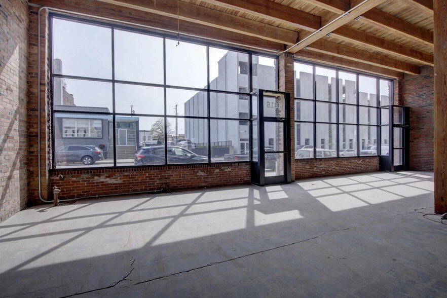 More Photos Of 1816 Walnut St, Kansas City Office For Sale