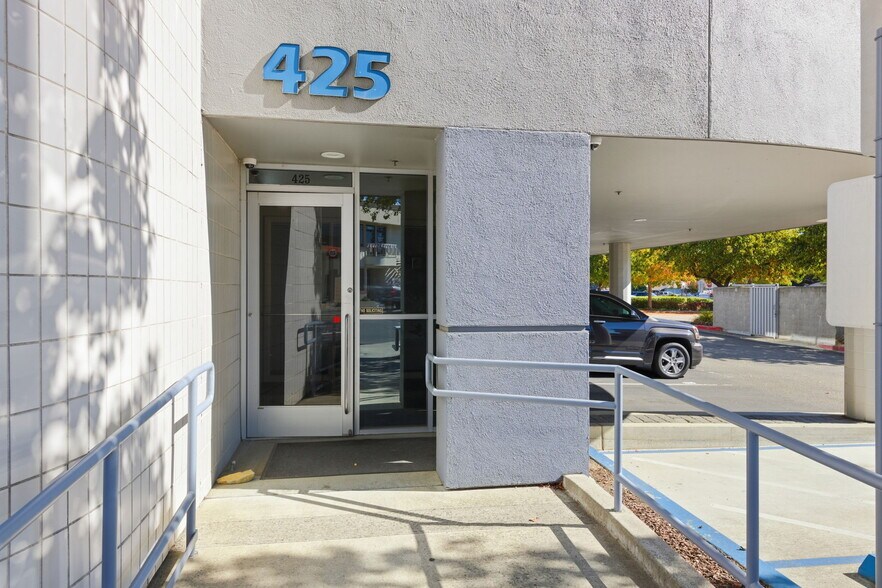 More Photos Of 425 Merchant St, Vacaville Office For Sale