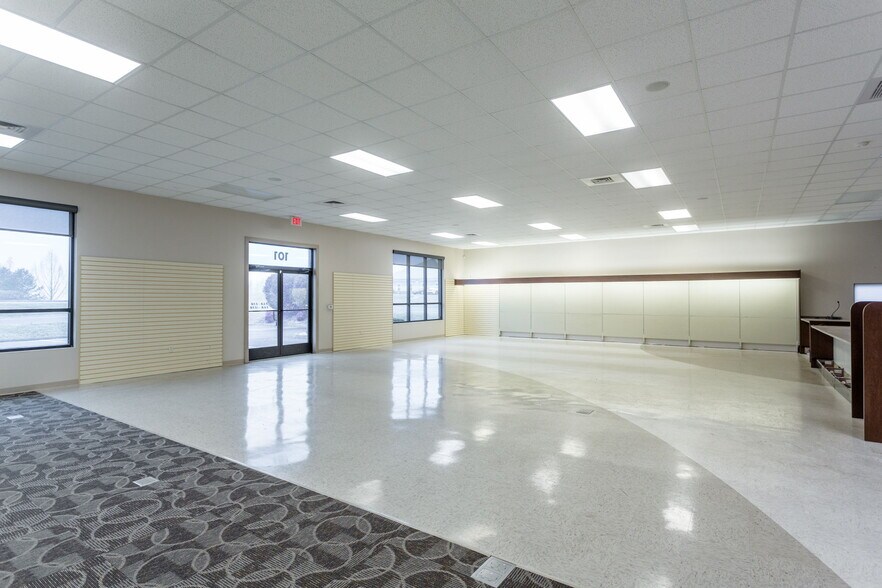 More Photos Of 16 Gosnell, Staunton Medical For Sale