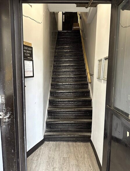 More Photos Of 4 W 28th St, New York Apartments For Lease