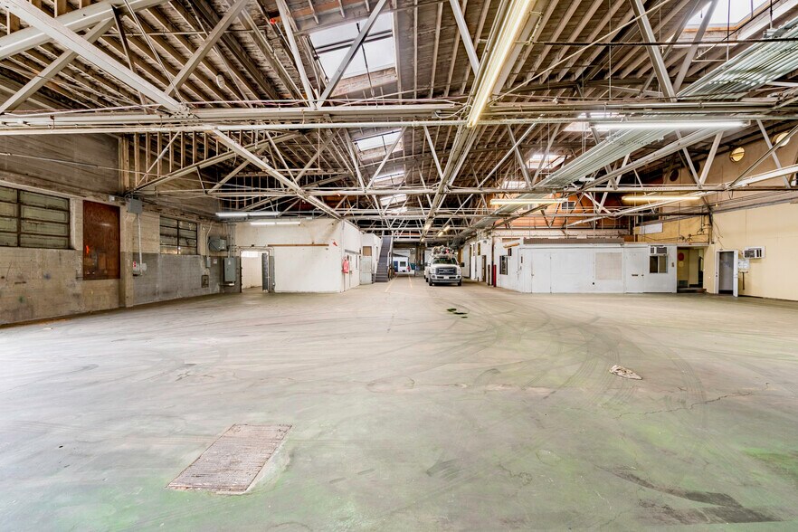 More Photos Of 1700 W Anaheim St, Long Beach Manufacturing For Lease