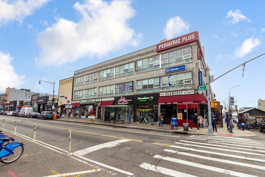 More Photos Of 3189 Steinway St, Astoria Storefront Retail Office For Lease