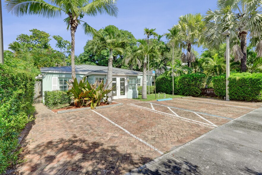 More Photos Of 423 SE 19th St, Fort Lauderdale Office Residential For Lease