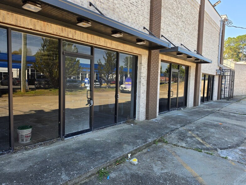 More Photos Of 7295 Highway 85, Riverdale Unknown For Lease