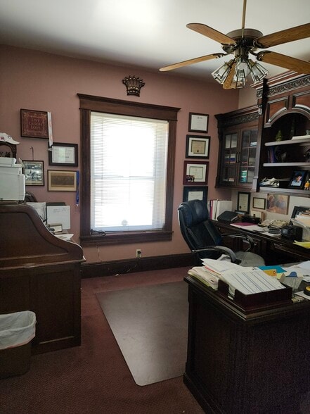 More Photos Of 814 Wyoming Ave, El Paso Office For Sale