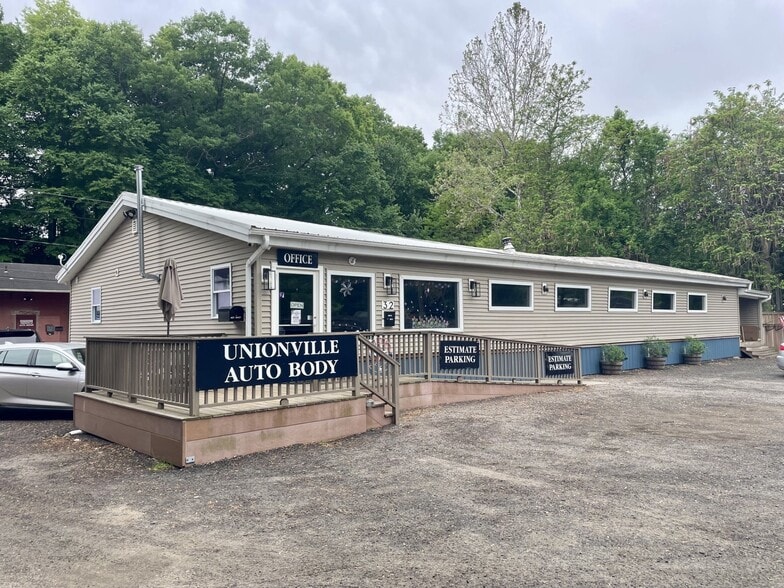 More Photos Of 31 Depot Pl, Unionville Auto Repair For Sale
