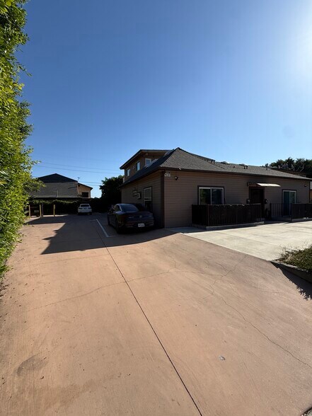 More Photos Of 1344 E Broadway, Glendale Apartments For Sale