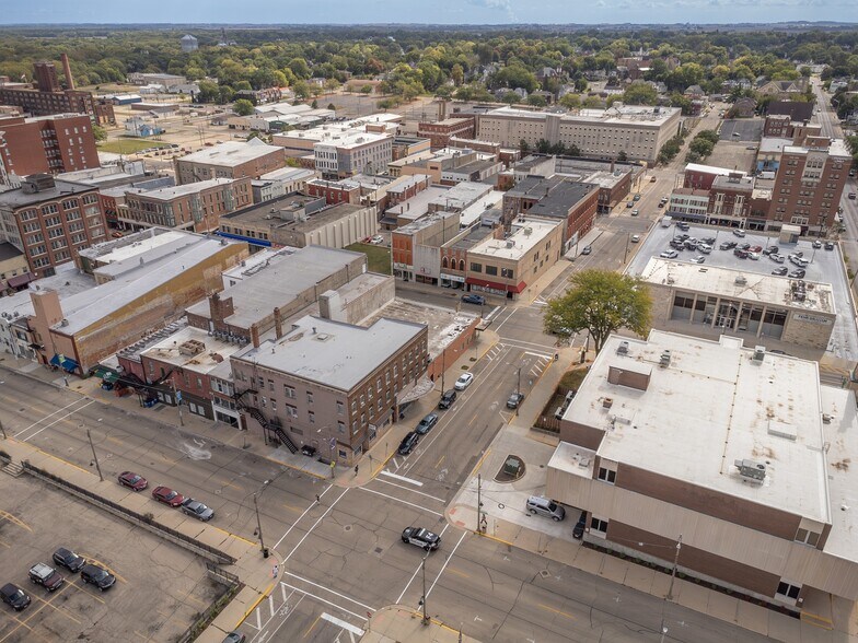 More Photos Of 26-30 W Stephenson St, Freeport General Retail For Sale