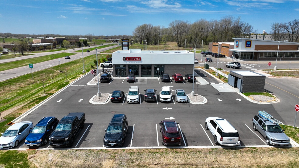 More Photos Of 3480 Highpoint Dr N, Oakdale General Retail For Sale