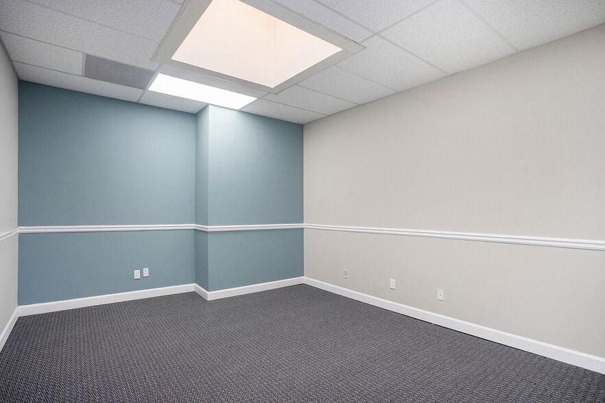More Photos Of 5300 Memorial Dr, Stone Mountain Office For Lease
