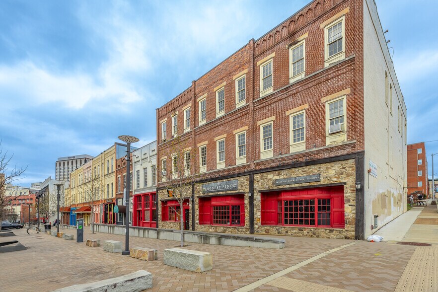 More Photos Of 19 Patten Pky, Chattanooga Storefront For Lease