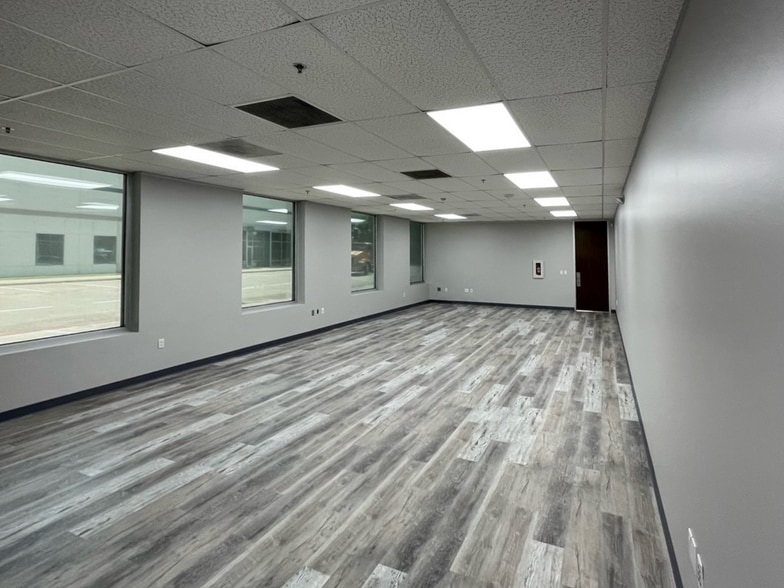 More Photos Of 1455 E Sam Houston Pky S, Pasadena Unknown For Lease