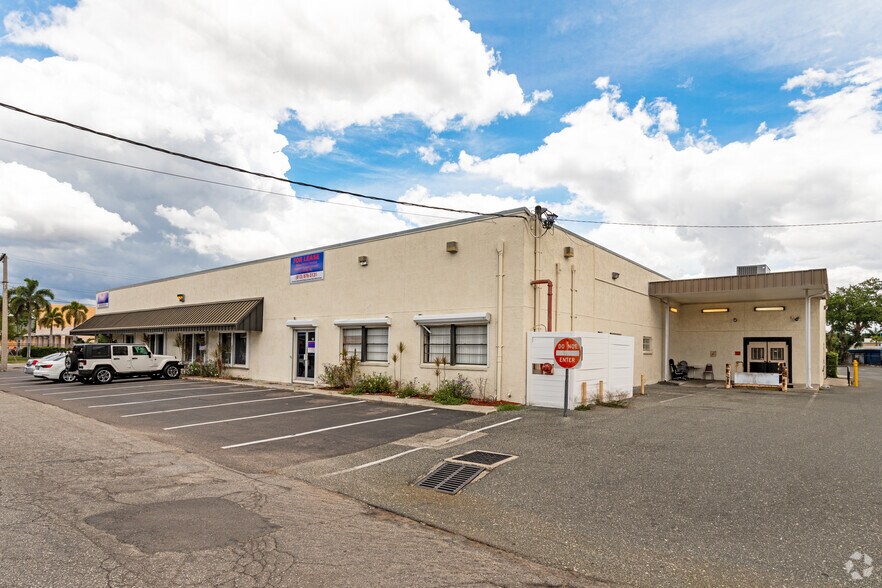 More Photos Of 1002 S Church Ave, Tampa Storefront For Lease