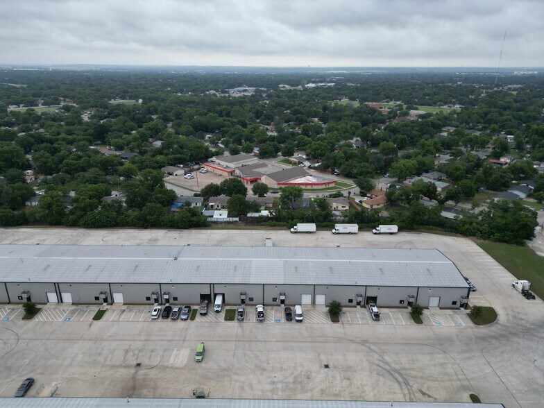 More Photos Of 3488 E Long Ave, Fort Worth Warehouse For Lease