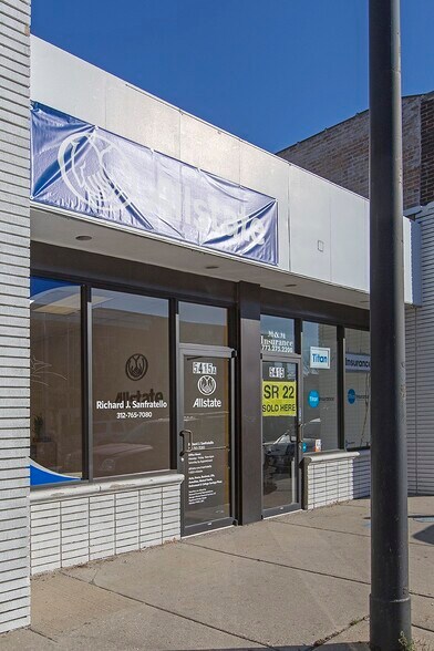 More Photos Of 5415 N Lincoln Ave, Chicago Storefront For Lease