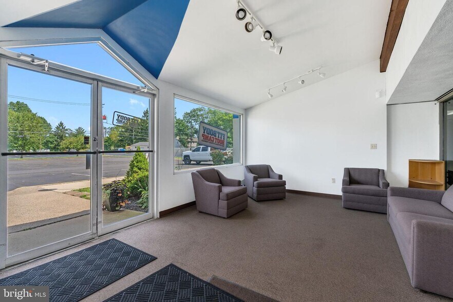 More Photos Of 151 S 14th St, Quakertown Health Club For Lease