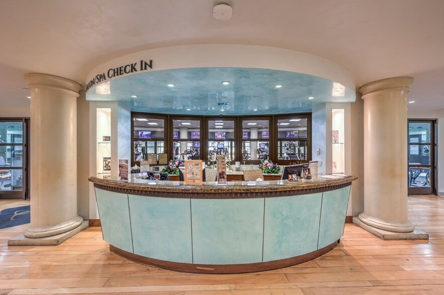 More Photos Of 2827 Paradise Rd, Las Vegas Health Club For Sale