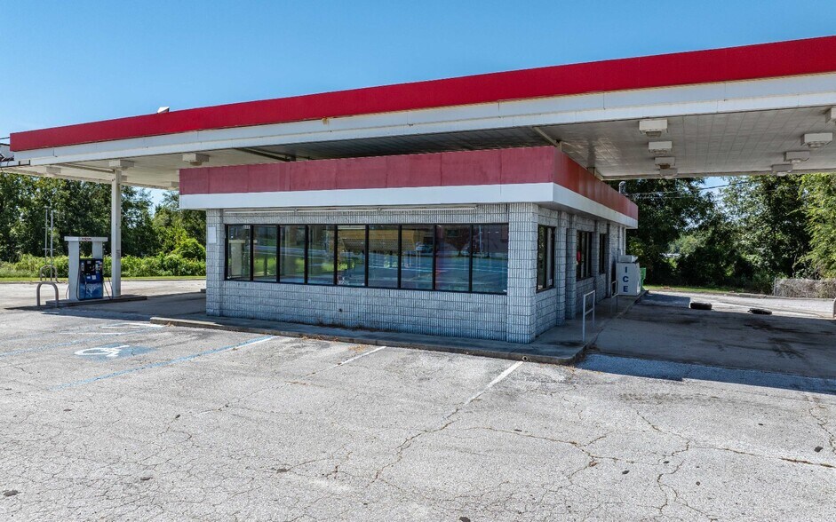 More Photos Of 6669 US-129 Hwy, Live Oak Convenience Store For Sale