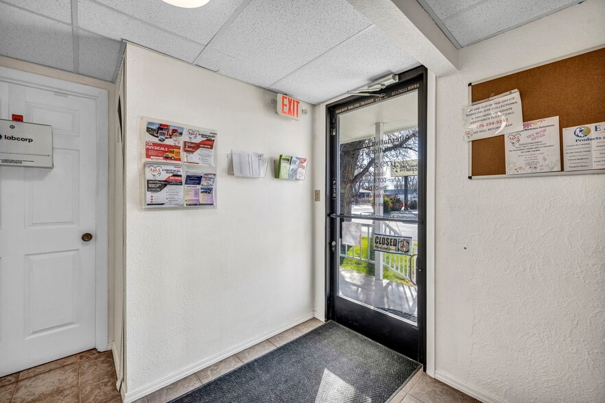 More Photos Of 2 Newcombe Ave, Yerington Office For Sale