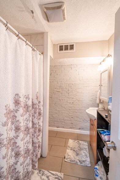 More Photos Of 31 Court St, Binghamton Storefront Retail Residential For Sale