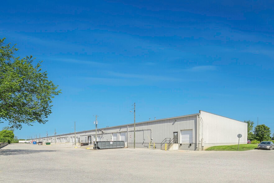 More Photos Of 5647-5763 W 85th St, Indianapolis Manufacturing For Lease