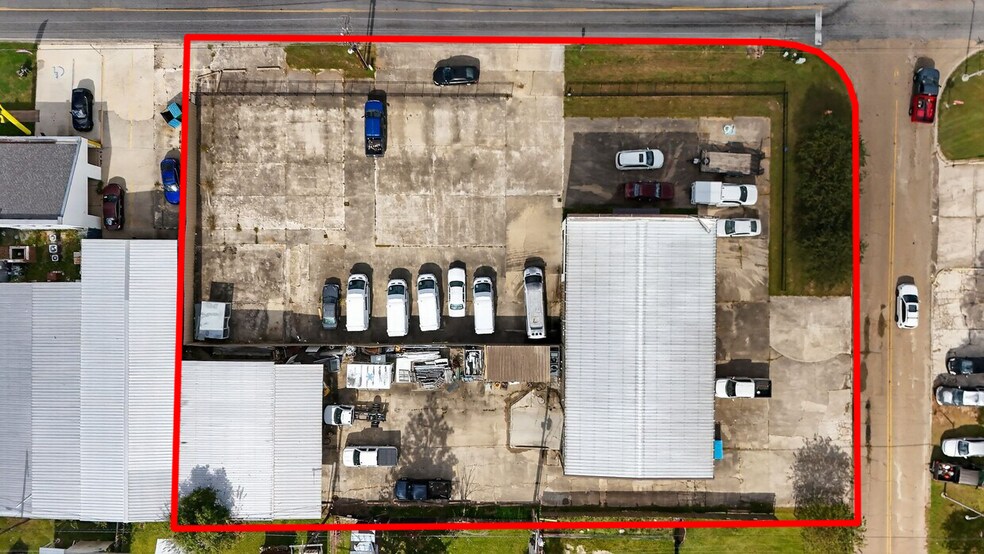 More Photos Of 15590 Florida Blvd, Baton Rouge Showroom For Sale