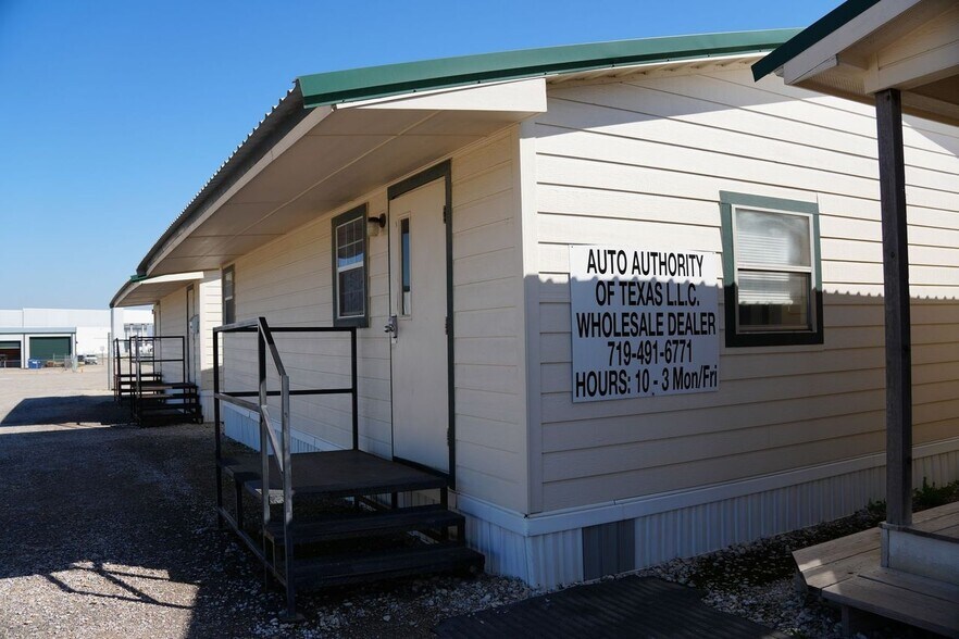 More Photos Of 13189 Harmon Rd, Fort Worth Warehouse For Sale