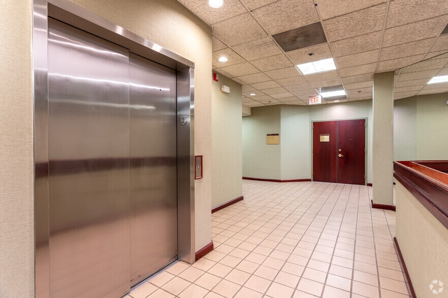 More Photos Of 3 W Main St, Elmsford Unknown For Lease