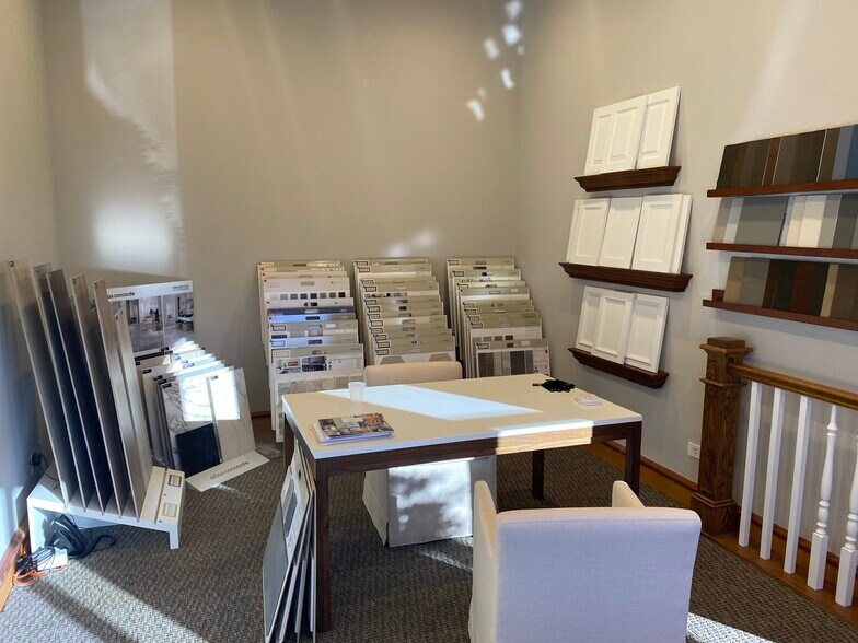 More Photos Of 399 Wall St, Glendale Heights Warehouse For Lease