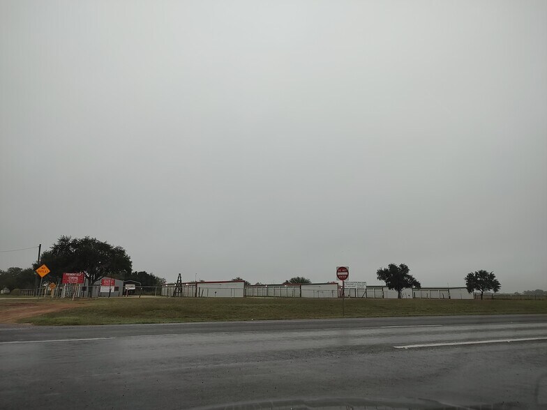 More Photos Of 108 Co 422 rd, Premont Specialty For Sale