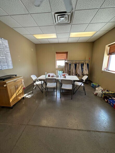 More Photos Of 114 12th Ave SW, Stanley Service For Sale