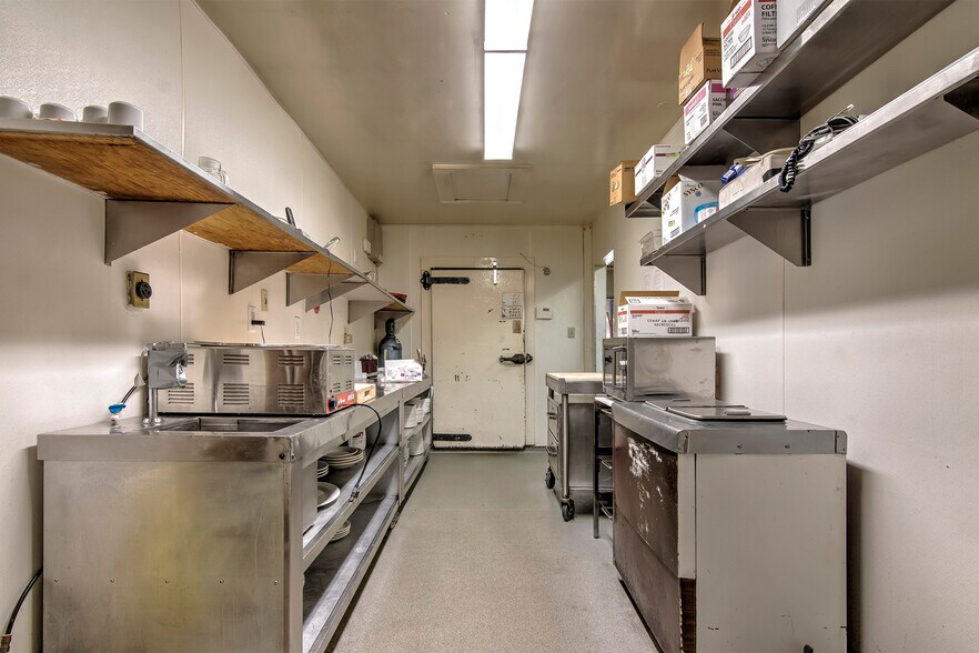 More Photos Of 54905 N Circle Dr, Idyllwild-Pine Cove Restaurant For Lease