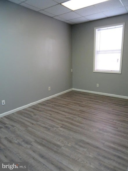 More Photos Of 301-321 Pinedge Dr, Berlin Unknown For Lease